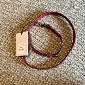 Cuyana Adjustable Strap.